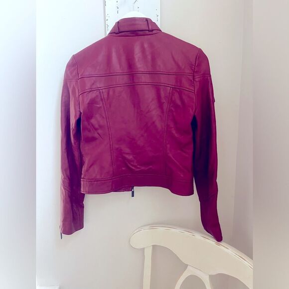 Women's Vintage RED Leather
Moto Jacket By BEBE! Size XS;NWOT! Perfect Condition - Picture 6 of 10